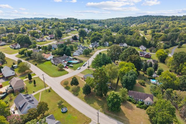 1508 Creekstone Dr, Columbia, TN 38401