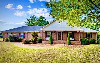 1508 Creekstone Dr, Columbia, TN 38401