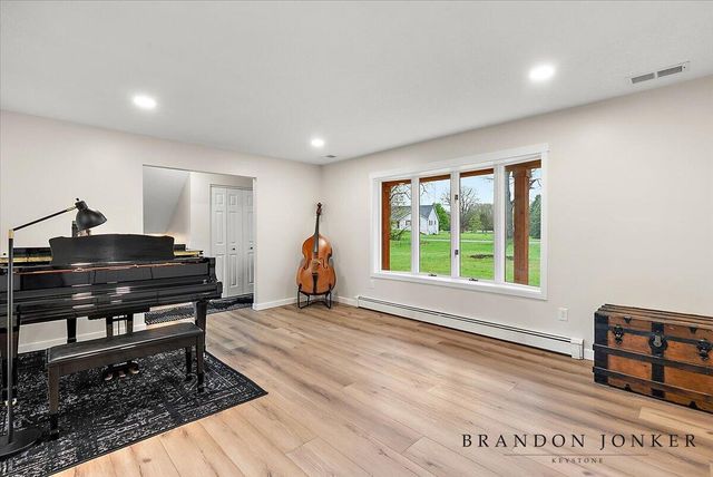 9095 76th Street, Alto, MI 49302