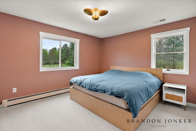9095 76th Street, Alto, MI 49302
