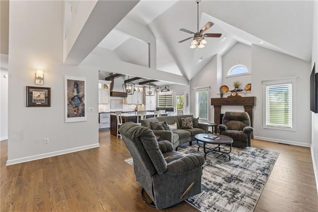 19255 Lane Tree Drive, Platte City, MO 64079