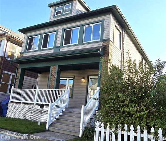 126 E Le Roy Street, River Rouge, MI 48218