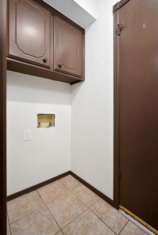 742 W Juniper Drive, Mustang, OK 73064