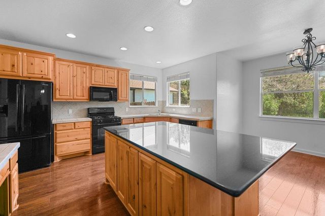 105 Farm House RD, San Marcos, TX 78666