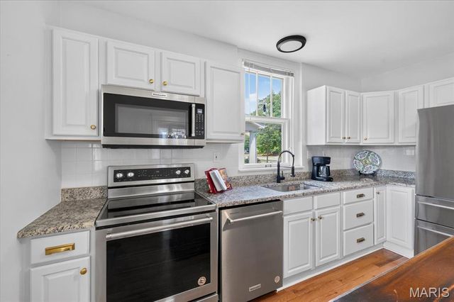 471 S Clay Avenue, St Louis, MO 63122