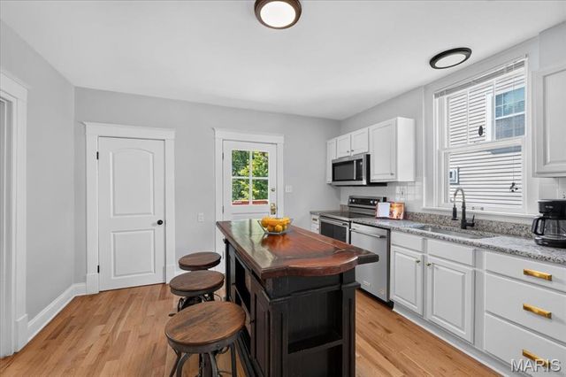 471 S Clay Avenue, St Louis, MO 63122