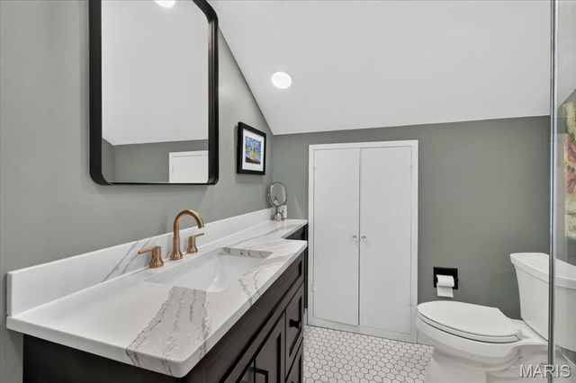 471 S Clay Avenue, St Louis, MO 63122