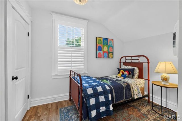 471 S Clay Avenue, St Louis, MO 63122