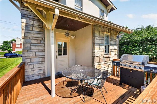 471 S Clay Avenue, St Louis, MO 63122