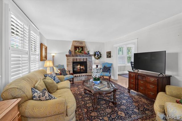 471 S Clay Avenue, St Louis, MO 63122