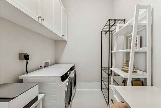 105 S Cottage Hill Avenue 304, Elmhurst, IL 60126