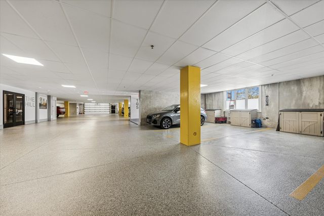 105 S Cottage Hill Avenue 304, Elmhurst, IL 60126