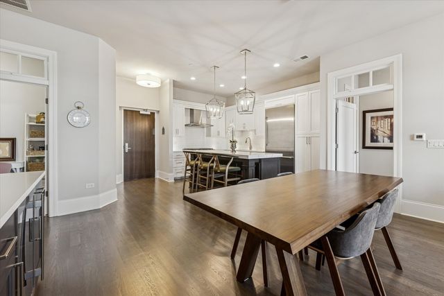 105 S Cottage Hill Avenue 304, Elmhurst, IL 60126