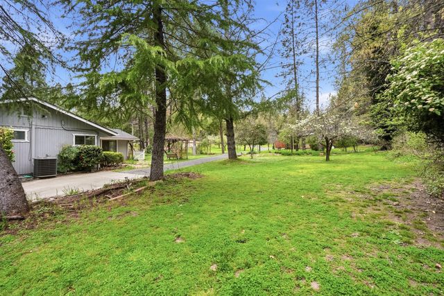 234 Penny Lane, Grants Pass, OR 97527