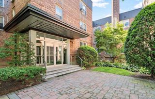510 Dubois Ave 3 C, North Valley Stream, NY 11581