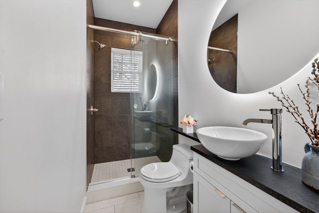 377 Walnut St. 1, Newton, MA 02460