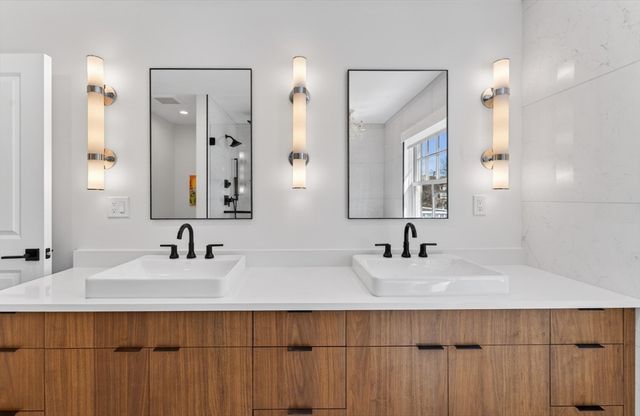 377 Walnut St. 1, Newton, MA 02460