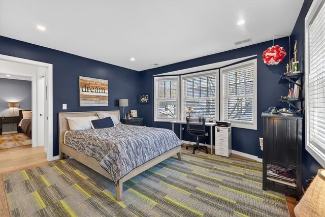 377 Walnut St. 1, Newton, MA 02460