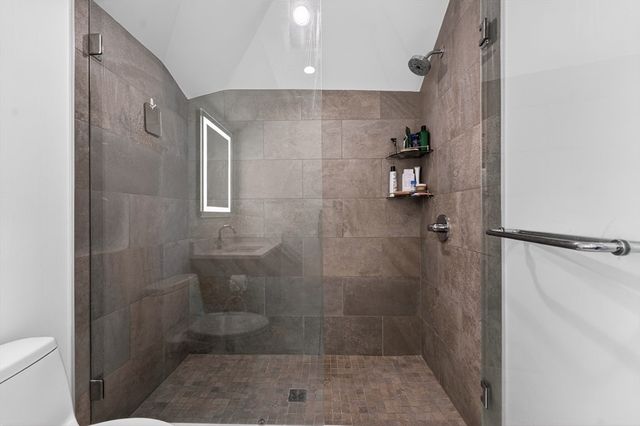 377 Walnut St. 1, Newton, MA 02460