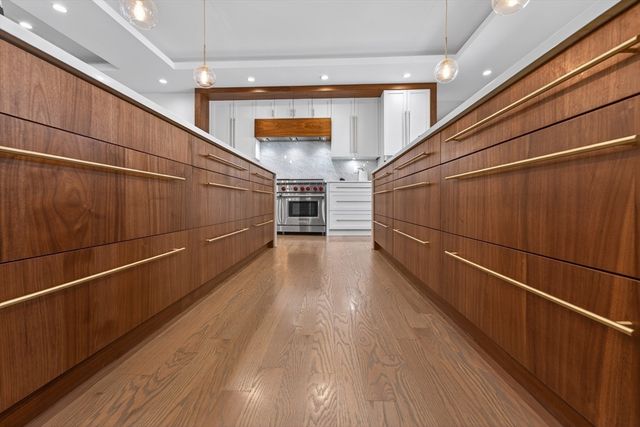 377 Walnut St. 1, Newton, MA 02460