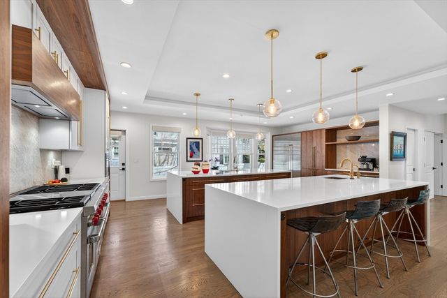 377 Walnut St. 1, Newton, MA 02460