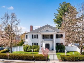 377 Walnut St. 1, Newton, MA 02460