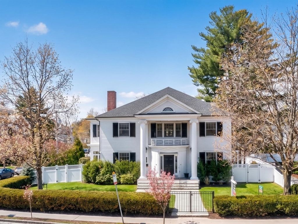 377 Walnut St. 1, Newton, MA 02460