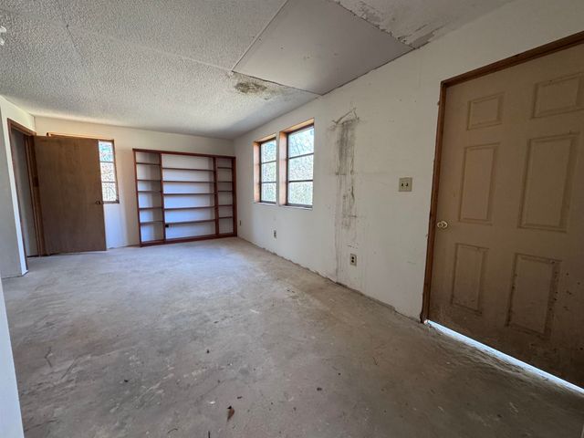 45 YORK LN, Savannah, TN 38372