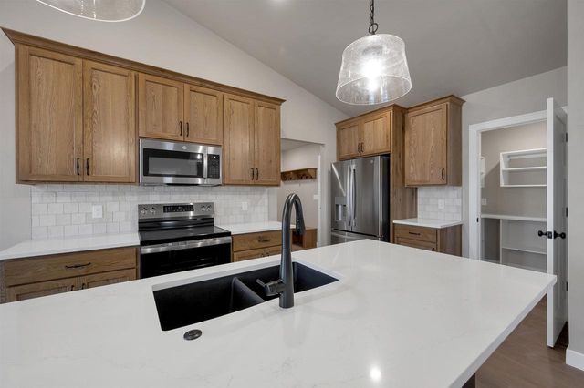 4981 WATER MINT COURT, Green Bay, WI 54313