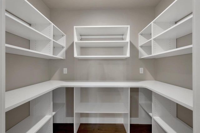 4981 WATER MINT COURT, Green Bay, WI 54313