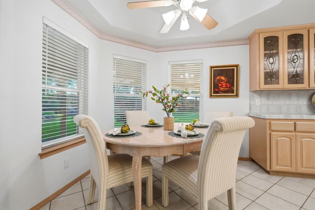 Image 33 of property listing at 3403 E Vassar Court, Visalia, CA 93292