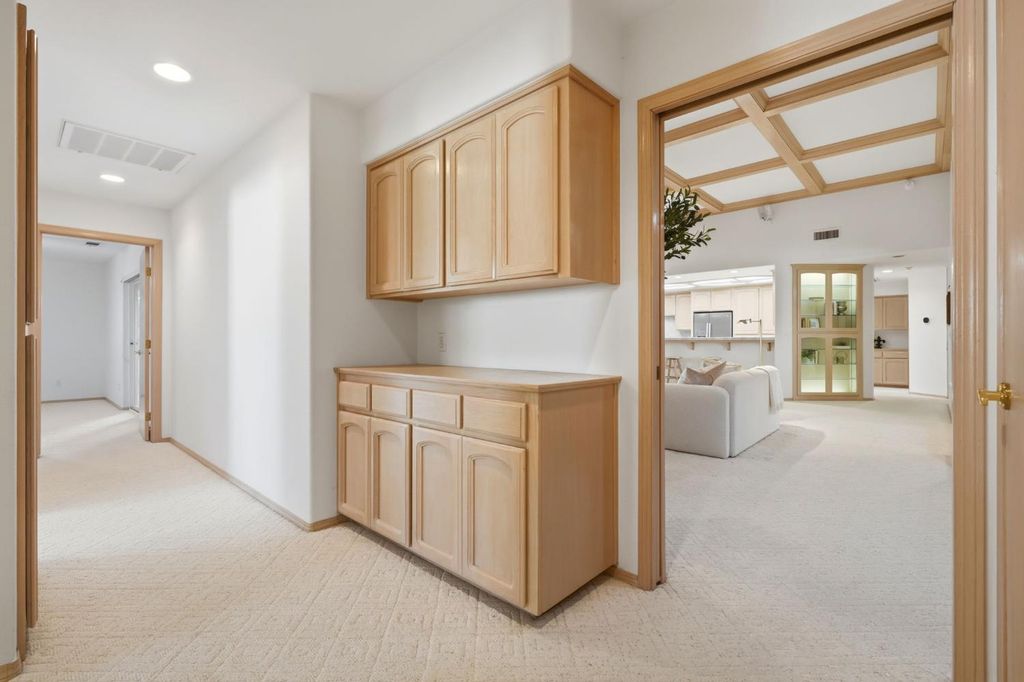 Image 35 of property listing at 3403 E Vassar Court, Visalia, CA 93292