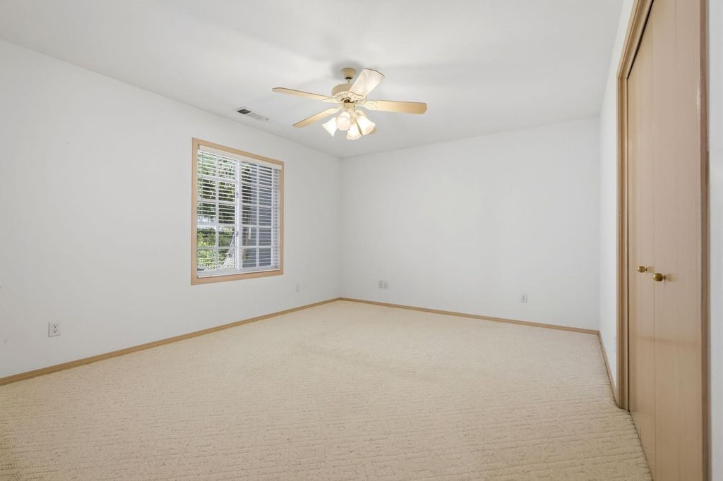 Image 36 of property listing at 3403 E Vassar Court, Visalia, CA 93292