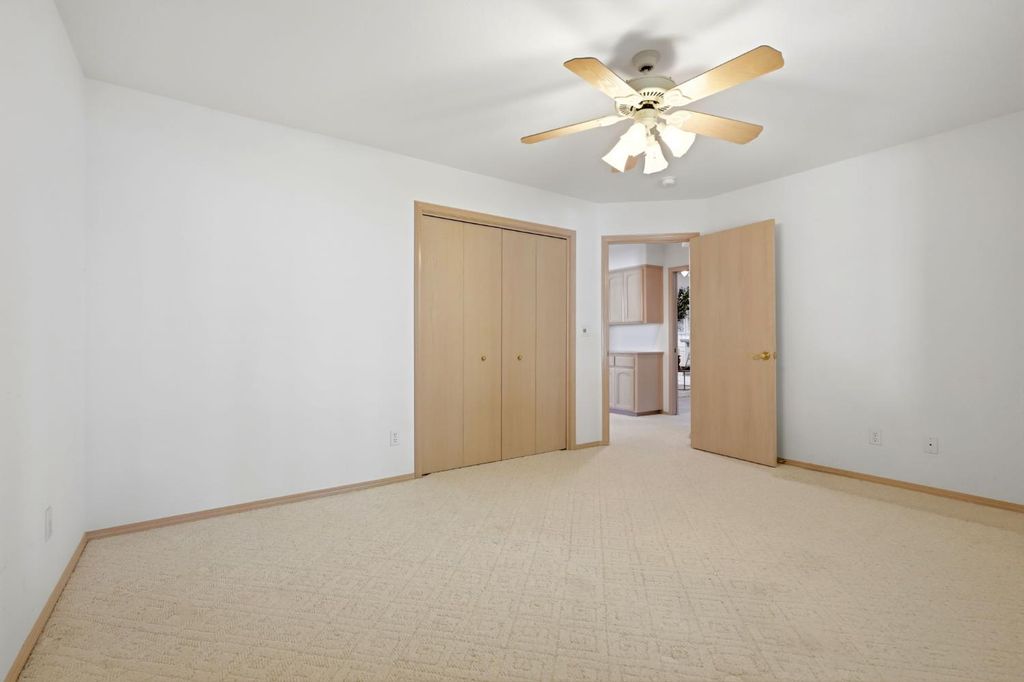 Image 37 of property listing at 3403 E Vassar Court, Visalia, CA 93292