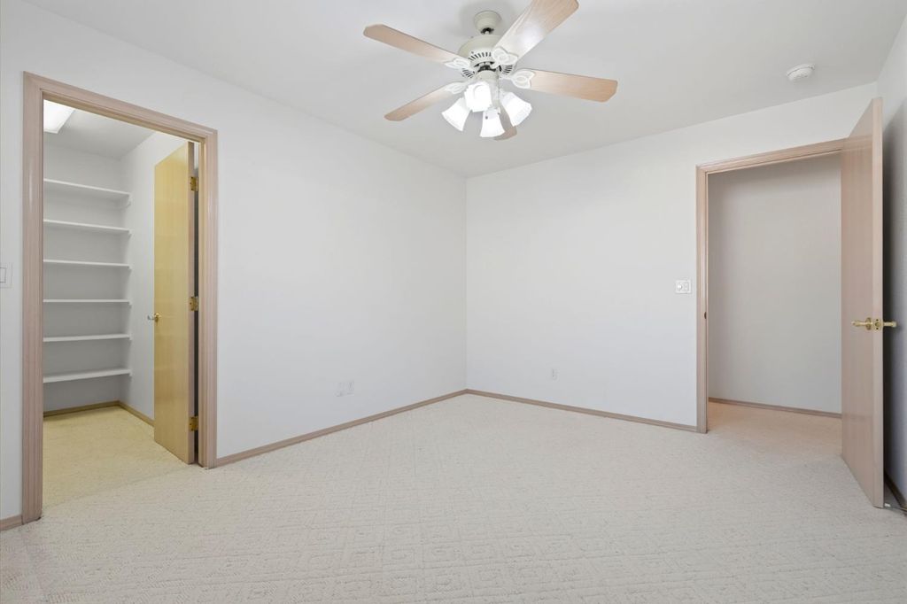 Image 41 of property listing at 3403 E Vassar Court, Visalia, CA 93292