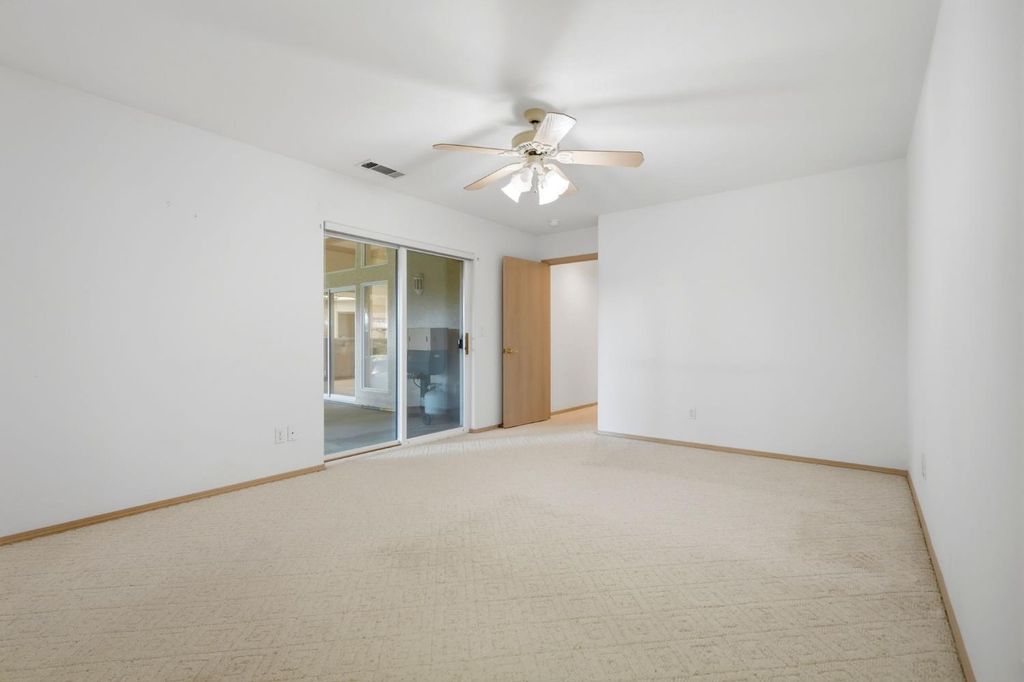 Image 44 of property listing at 3403 E Vassar Court, Visalia, CA 93292