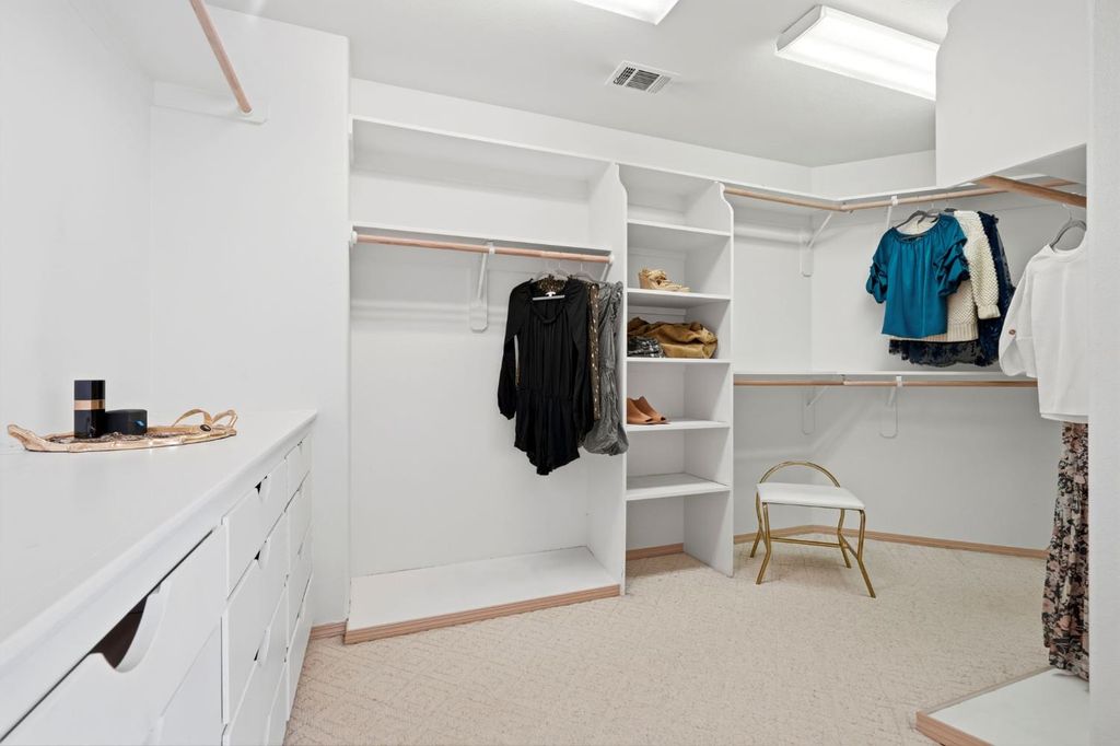 Image 58 of property listing at 3403 E Vassar Court, Visalia, CA 93292