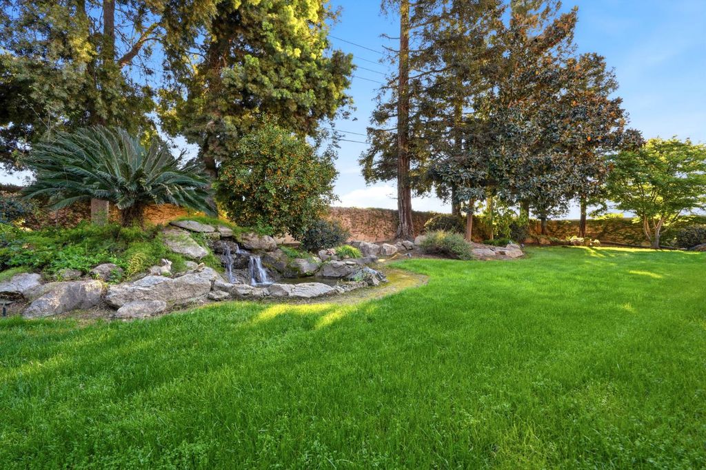 Image 61 of property listing at 3403 E Vassar Court, Visalia, CA 93292