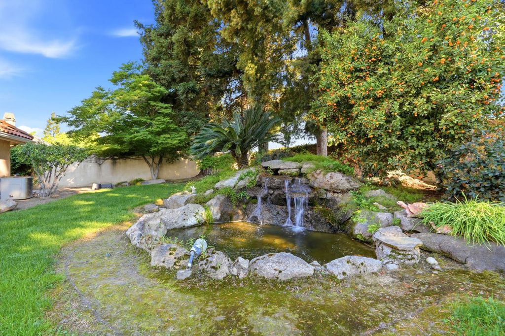 Image 62 of property listing at 3403 E Vassar Court, Visalia, CA 93292