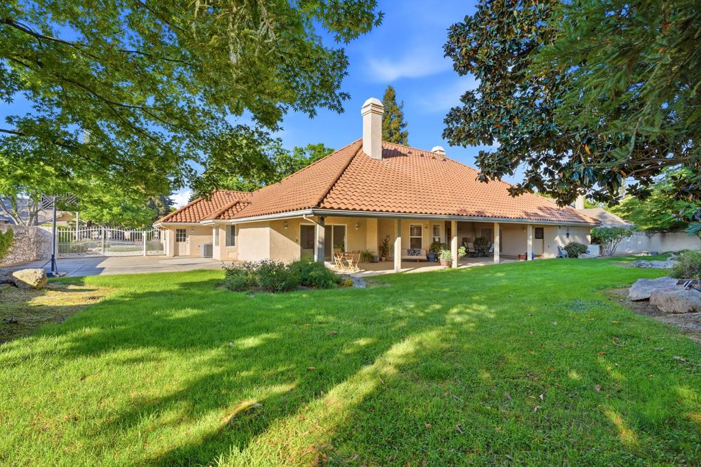 Image 68 of property listing at 3403 E Vassar Court, Visalia, CA 93292