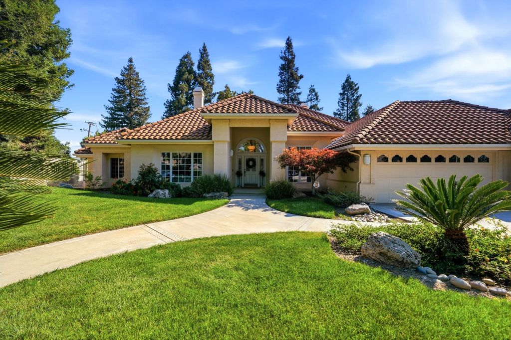 Image 7 of property listing at 3403 E Vassar Court, Visalia, CA 93292