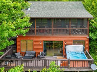 216 Laurel Creek Road, Blue Ridge, GA 30513