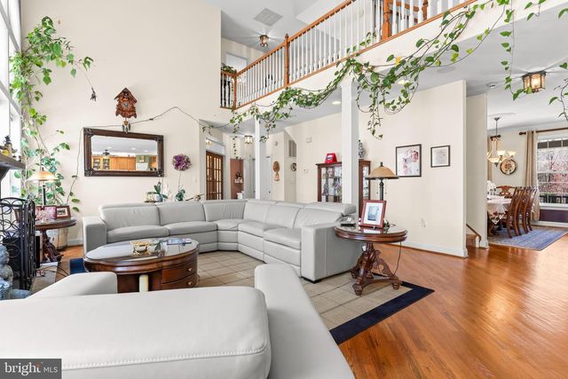 5 CROSS POINT DR, Owings, MD 20736