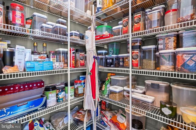 5 CROSS POINT DR, Owings, MD 20736