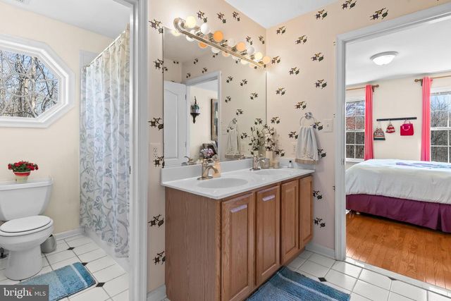 5 CROSS POINT DR, Owings, MD 20736