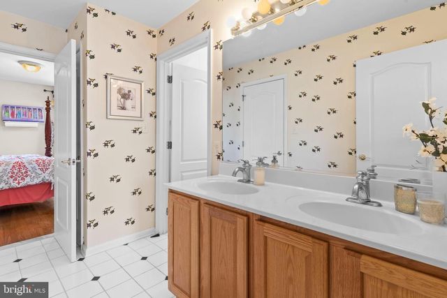 5 CROSS POINT DR, Owings, MD 20736