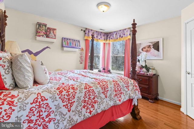 5 CROSS POINT DR, Owings, MD 20736