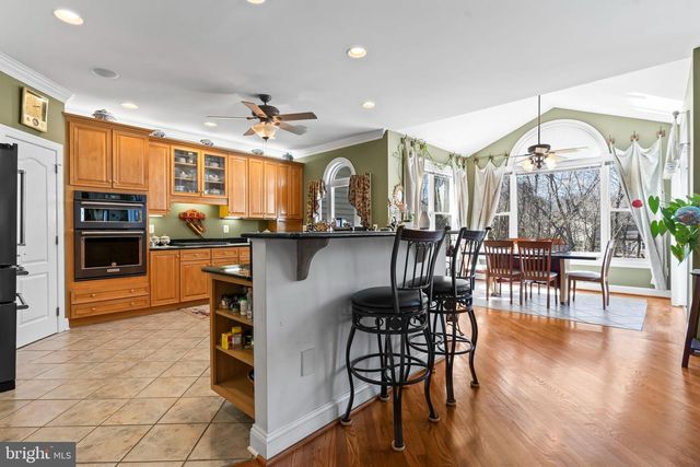 5 CROSS POINT DR, Owings, MD 20736