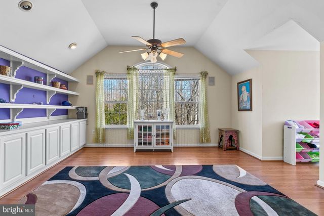 5 CROSS POINT DR, Owings, MD 20736