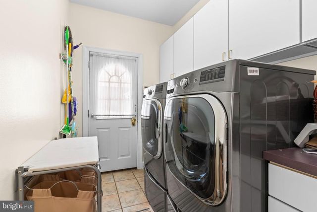 5 CROSS POINT DR, Owings, MD 20736